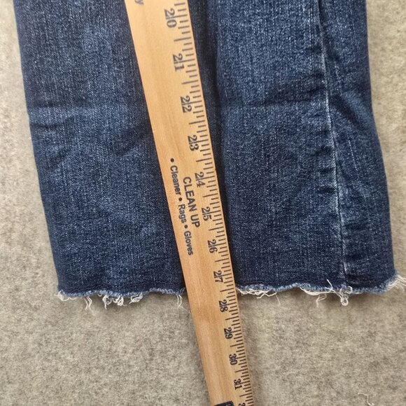 Scoop Womens Ankle Flare Distressed Jeans Size 8 Medium Wash Denim Raw Hem Style - Picture 9 of 10